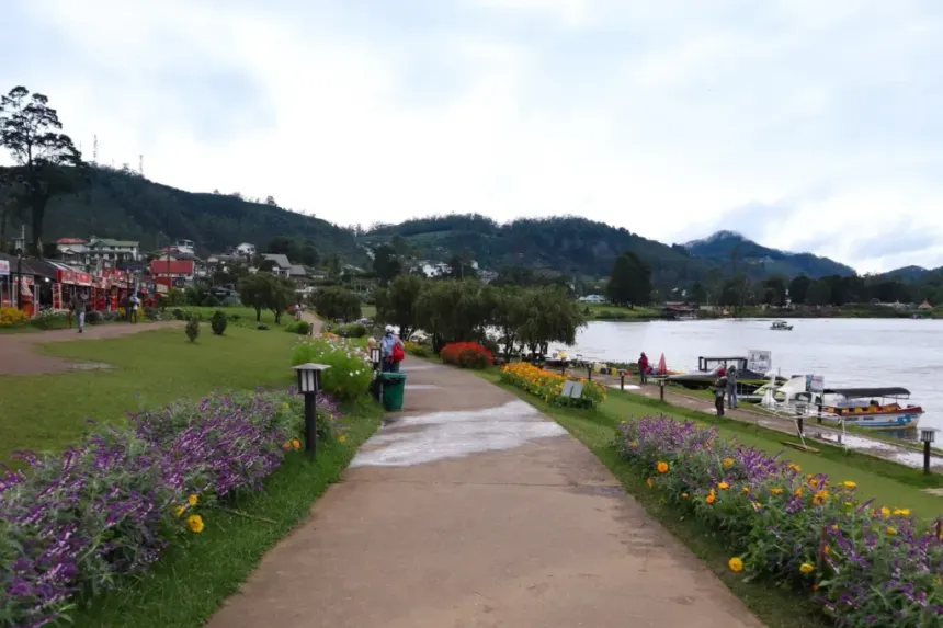 What-to-visit-in-Nuwara-Eliya-Gregory-Lake-2-1024x682